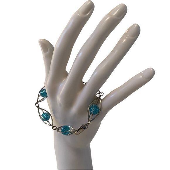 Vintage Silvertone & Light Blue Beaded Chain Bracelet. - Picture 2 of 5